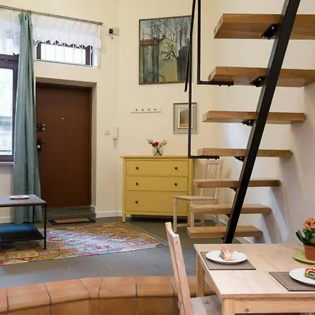 Supercute Mini House In The Center