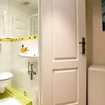 Supercute Mini House In The Center *